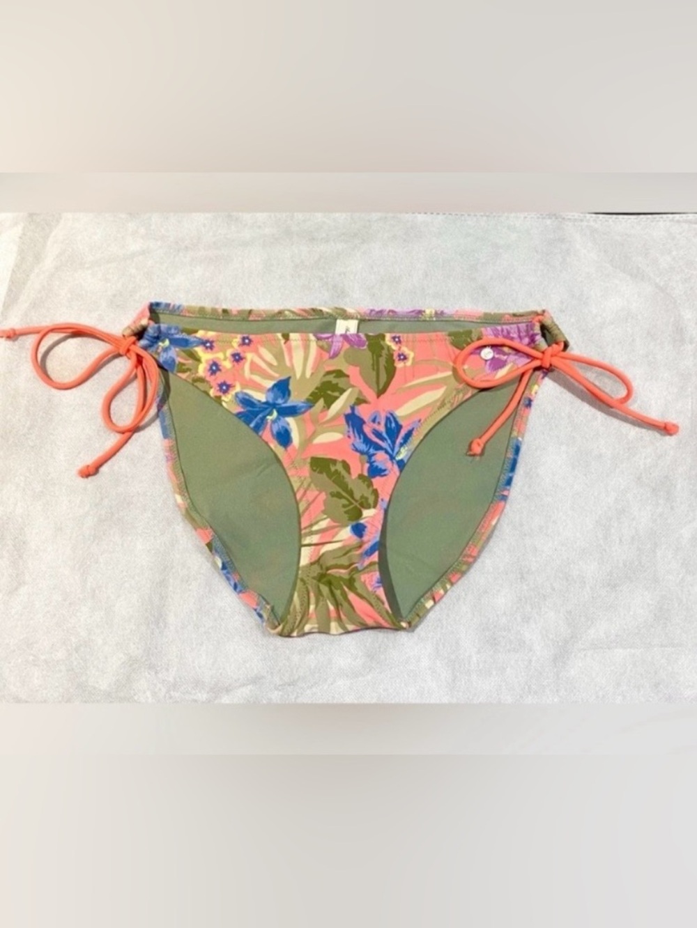 American Eagle Outfitters Floral Bandeau Style Bikini Top & Bikini Bottom - Picture 7 of 10